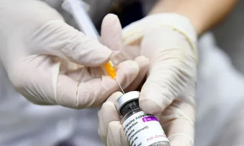 Sở Y tế Hà Nội 'đốc thúc' tiêm đủ 2 mũi vaccine COVID-19 cho nhân viên y tế