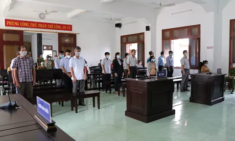 Nhiều cựu cán bộ sở, ngành hầu tòa vụ lộ đề thi công chức tại Phú Yên