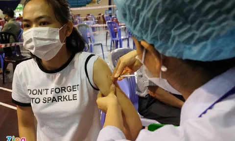 Hải Phòng ưu tiên tiêm 'phủ' vaccine cho người dân ở Đồ Sơn và Cát Hải