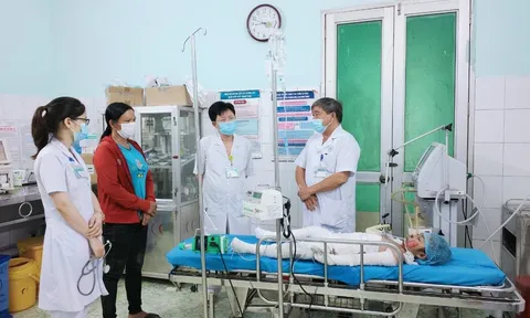 Tuyên Quang: Nghi án bố đẻ tẩm xăng tự thiêu cùng 3 con nhỏ