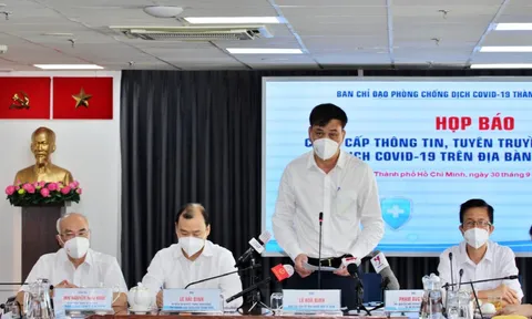 Từ 1/10, TP Hồ Chí Minh bỏ giấy đi đường, người dân không được tự ý ra khỏi thành phố