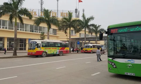 Hà Nội đề xuất cho xe buýt, taxi và xe khách hoạt động trở lại từ ngày 13/10