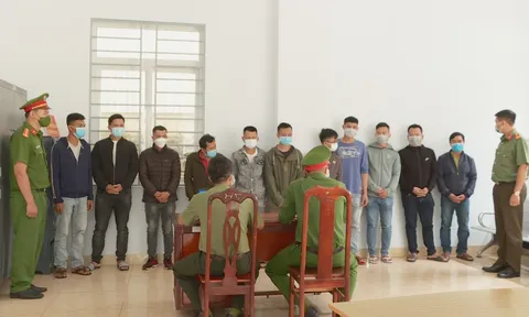 Phá đường dây cá độ bóng đá giao dịch hơn 2 tỷ đồng/ ngày