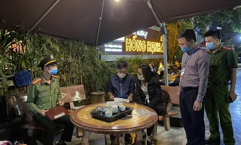 Quảng Ninh: 3 chủ tịch phường bị đình chỉ vì để các cơ sở ăn uống vi phạm phòng dịch