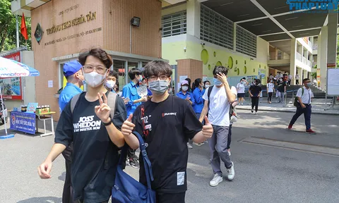 Hà Nội cho phép học sinh một số khối lớp đi học trở lại từ 8/11