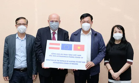 Bộ Y tế tiếp nhận 50.000 liều vaccine phòng COVID-19 AstraZeneca của Chính phủ Áo trao tặng