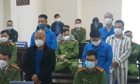 Tuyên án vụ ăn chặn gần 2,5 tỷ đồng tiền hoả táng: Vợ chồng Đường 'Nhuệ' và 5 đàn em lĩnh tổng 81 năm tù