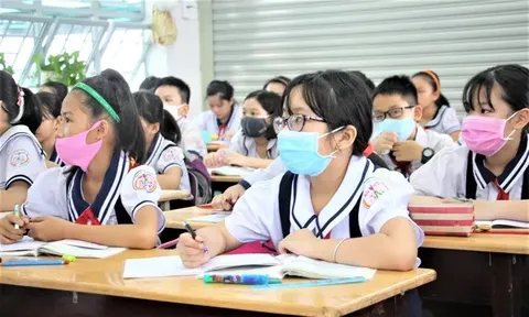 Nhiều tỉnh thành cho học sinh đi học trở lại từ tuần này