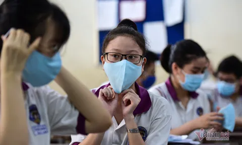 TP.HCM cho học sinh lớp 1, 9, 12 đi học trực tiếp từ ngày 13/12
