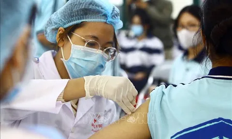Vaccine là biện pháp hiệu quả nhất, kể cả với biến thể mới Omicron