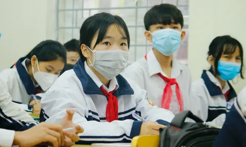Hà Nội thay đổi kế hoạch chỉ cho học sinh lớp 12 đi học trực tiếp