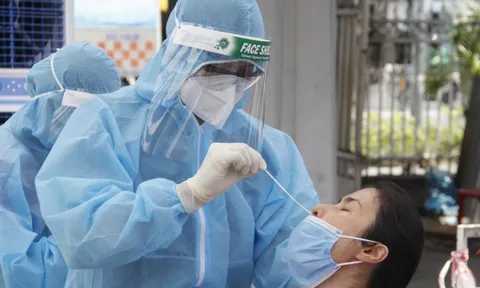 TP.HCM đưa ra 8 giải pháp ứng phó với biến chủng Omicron