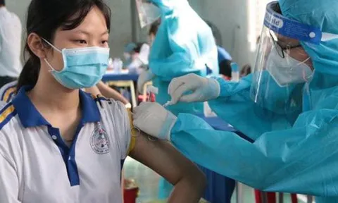 Bộ Y tế: Rà soát, tổ chức tiêm vét vaccine phòng COVID-19 đủ liều cho người từ 12 tuổi trở lên