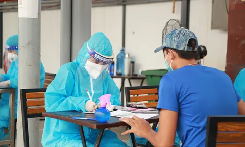 10 quận, huyện Hà Nội là 'vùng cam', quận Đống Đa về 'vùng vàng'