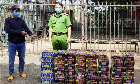 Bình Phước: Phát hiện 104 kg pháo lậu trong bao tải 'giao hàng nhanh'