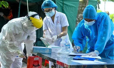 Sáng 3/1: Gần 1.000 bệnh nhân COVID-19 nặng đang thở máy, ECMO; Hà Nội là 1 trong 5 tỉnh, thành có F0 cao nhất cả nước