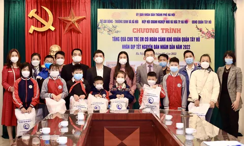 T&T Group trao quà cho trẻ em khó khăn tại Hà Nội
