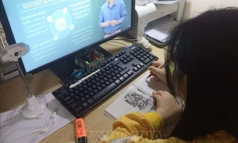Hà Nội: Từ ngày 17/1, học sinh lớp 9, 12 các địa bàn dịch cấp độ 3 học trực tuyến