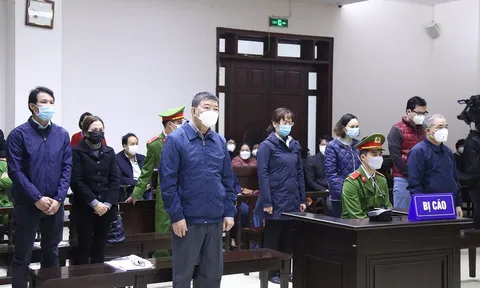 Cựu Giám đốc Bệnh viện Bạch Mai Nguyễn Quốc Anh lĩnh 5 năm tù