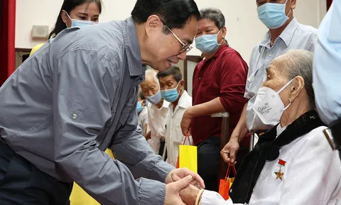 Thủ tướng Phạm Minh Chính: Đón người dân về quê an toàn, chăm lo để mọi người đều có Tết, bù đắp những khó khăn, mất mát do dịch bệnh