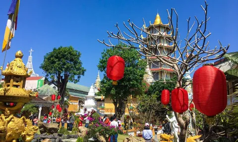 Nét đẹp lễ chùa đầu năm của người Việt