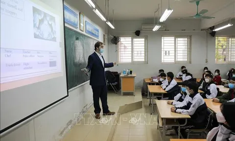 Sẵn sàng phương án xử trí khi có học sinh mắc COVID-19 trong trường học