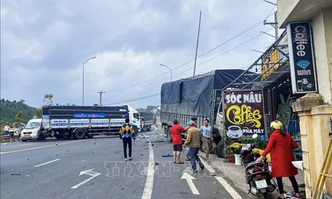 Tai nạn liên hoàn giữa 4 ô tô, giao thông quốc lộ 20 ách tắc