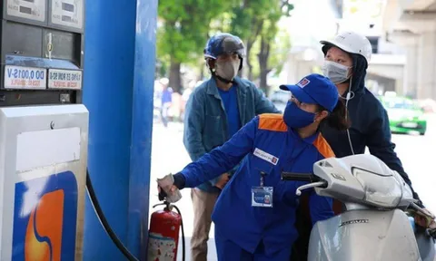 Bộ Tài chính 'chốt' đề xuất giảm thuế bảo vệ môi trường 2.000 đồng/lít xăng