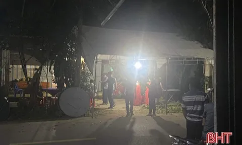 Người phụ nữ tử vong nghi do sử dụng điện thoại khi đang sạc pin