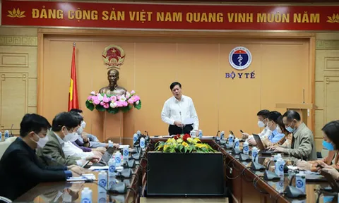 Từ 1/4/2022, không được mua bán trang thiết bị y tế khi chưa có giá kê khai