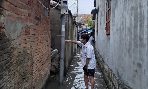 Người phụ nữ bị điện giật tử vong khi đi vào vũng nước nghi nhiễm điện