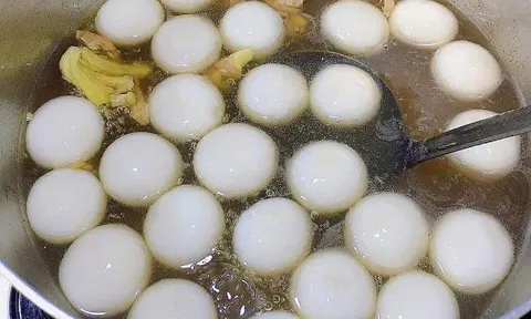 Bánh trôi, bánh chay cháy hàng tại nhiều nơi trong ngày Tết Hàn thực