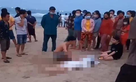 Bình Định: Rủ nhau đi tắm biển, 2 học sinh đuối nước thương tâm