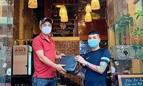 Nghệ An: Chủ quán ăn trả lại chiếc túi chứa gần 1 tỷ đồng cho khách bỏ quên