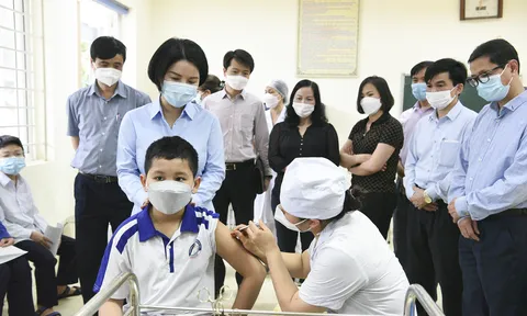 Hà Nội ngày đầu tiêm chủng vaccine COVID-19 cho trẻ từ 5 đến dưới 12 tuổi