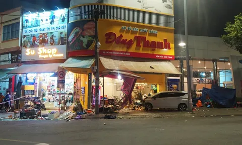 Khởi tố, bắt tạm giam tài xế ô tô đâm vào tiệm bánh mì khiến 6 người bị thương