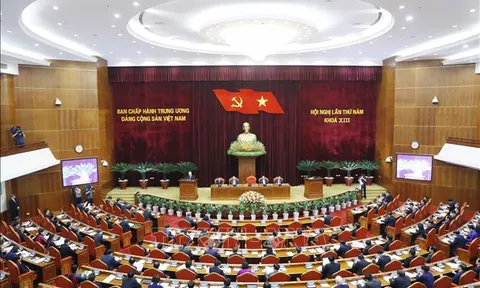 Ngày làm việc thứ hai Hội nghị Trung ương 5 khóa XIII