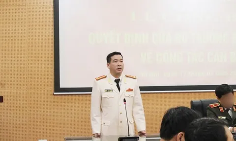 Truy tố nguyên trưởng Công an quận Tây Hồ Phùng Anh Lê tội nhận hối lộ