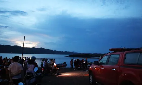 Tìm thấy thi thể 2 người mất tích trong vụ chìm xuồng ở Đồng Nai