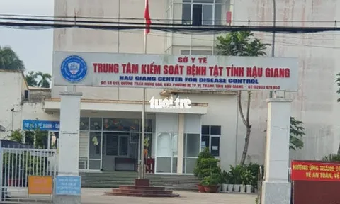 Vụ túi quà 450 triệu đồng của Công ty Việt Á: Giám đốc CDC Hậu Giang đã nộp lại