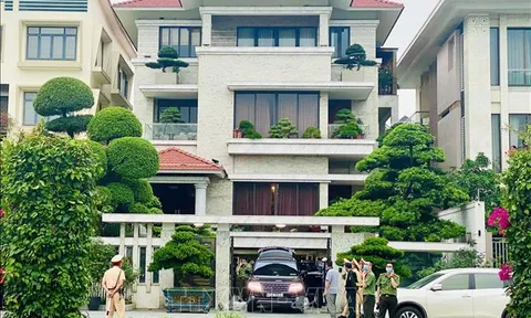 Khởi tố và bắt tạm giam cựu Chủ tịch UBND thành phố Hạ Long
