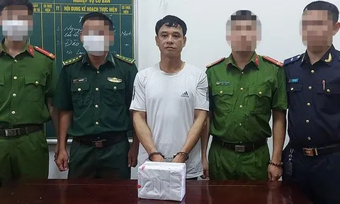Bắt giữ đối tượng vận chuyển 6.000 viên ma túy, đâm thẳng xe vào lực lượng chức năng