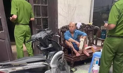 Bắt giữ đối tượng chém vợ dã man ngay tại nhà riêng ở Hà Nội
