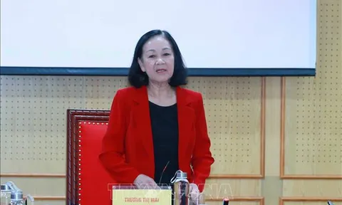 Hoàn thiện quy định về phân cấp quản lý cán bộ và bổ nhiệm, giới thiệu cán bộ ứng cử