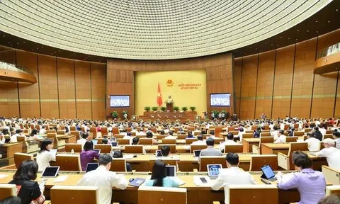 Quốc hội thảo luận KTXH và ngân sách Nhà nước