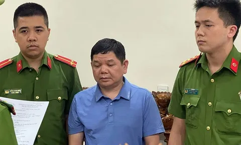 Bắt Trưởng khoa Dược Bệnh viện Đa khoa tỉnh Sơn La vì nhận tiền 'hoa hồng' của Việt Á