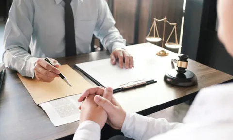Tranh chấp doanh nghiệp: Thời điểm nào nên thuê luật sư?