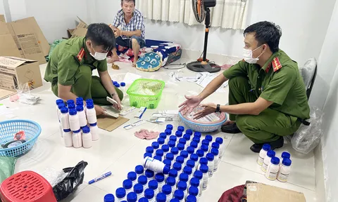 Tạm giữ đối tượng sản xuất thuốc bảo vệ thực vật giả ở An Giang