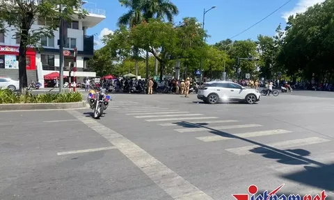 Công an vây bắt kẻ nổ súng cướp tiệm vàng ở Thừa Thiên - Huế