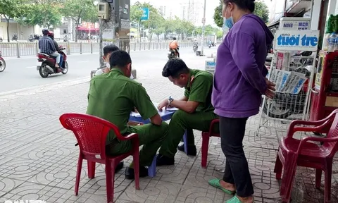 TP.HCM: Người đàn ông nghi 'ngáo đá' cầm dao đâm loạn xạ 3 người đi đường